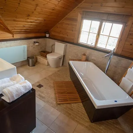 κοντά την νάουσα شاليه *